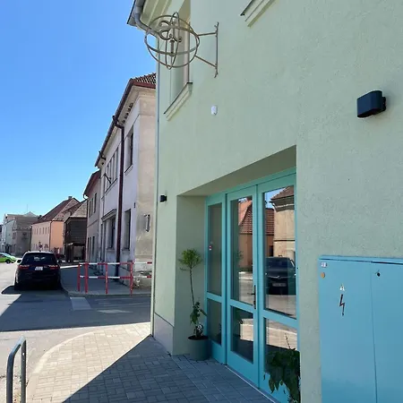 Libri - Viceucelovy Prostor S Ubytovanim